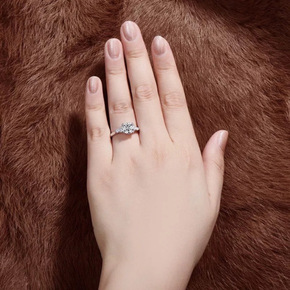 7.26Ct Round Cut Solitaire Ring VVS1 3Pcs Diamond - Picture 7 of 16